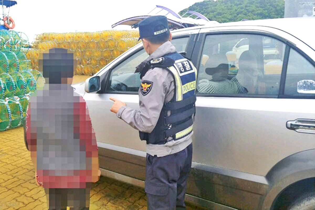 4-2 차량털이 예방활동 격포파출소.jpg