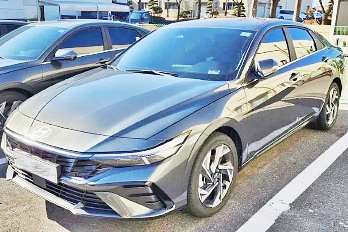 6_현대 아반떼 페이스리프트_보배드림.jpg