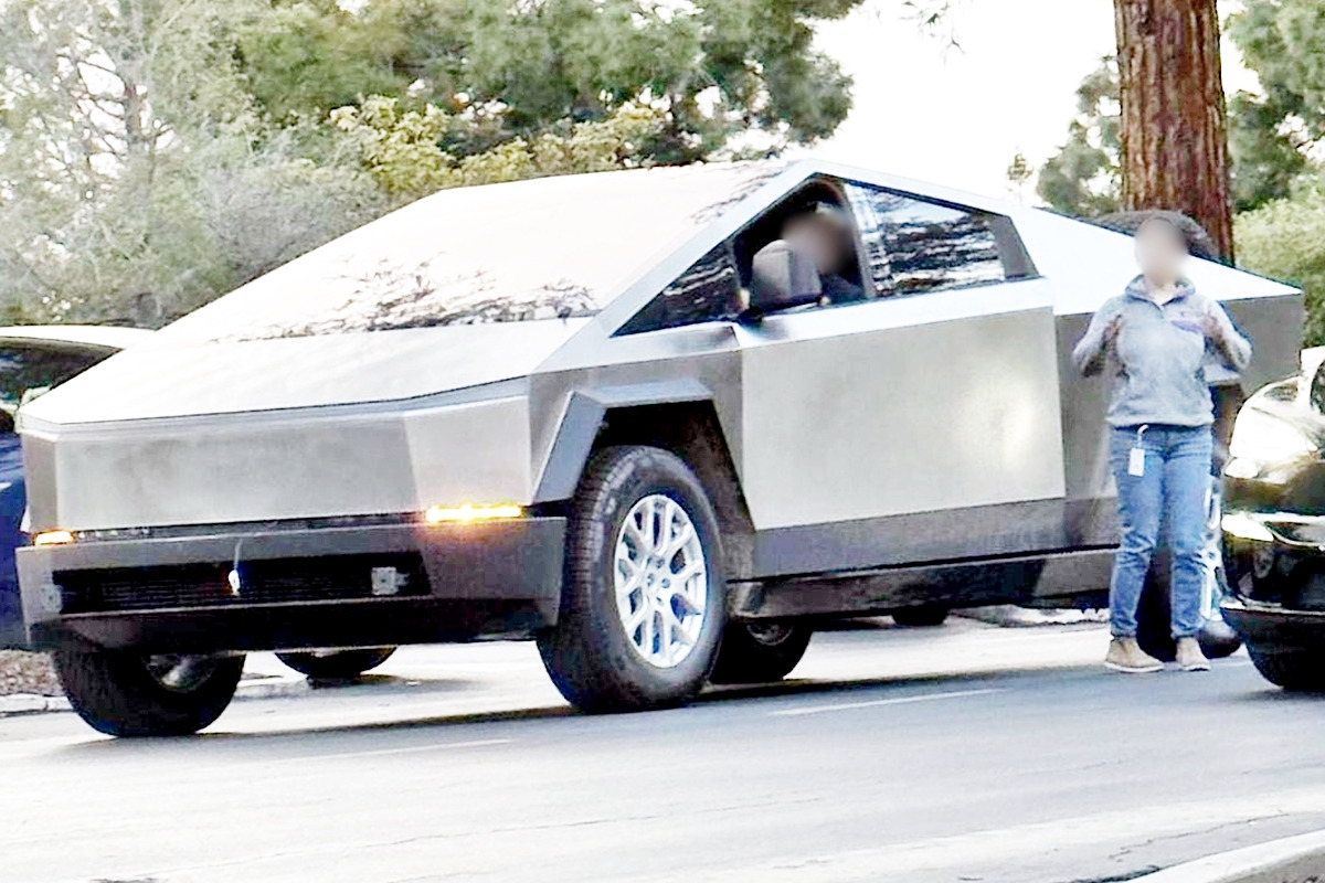 사이버트럭  peltiermicheal.jpg