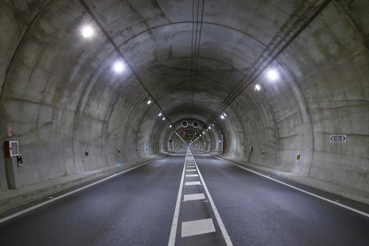 ymt Depositphotos_109759208_L.jpg