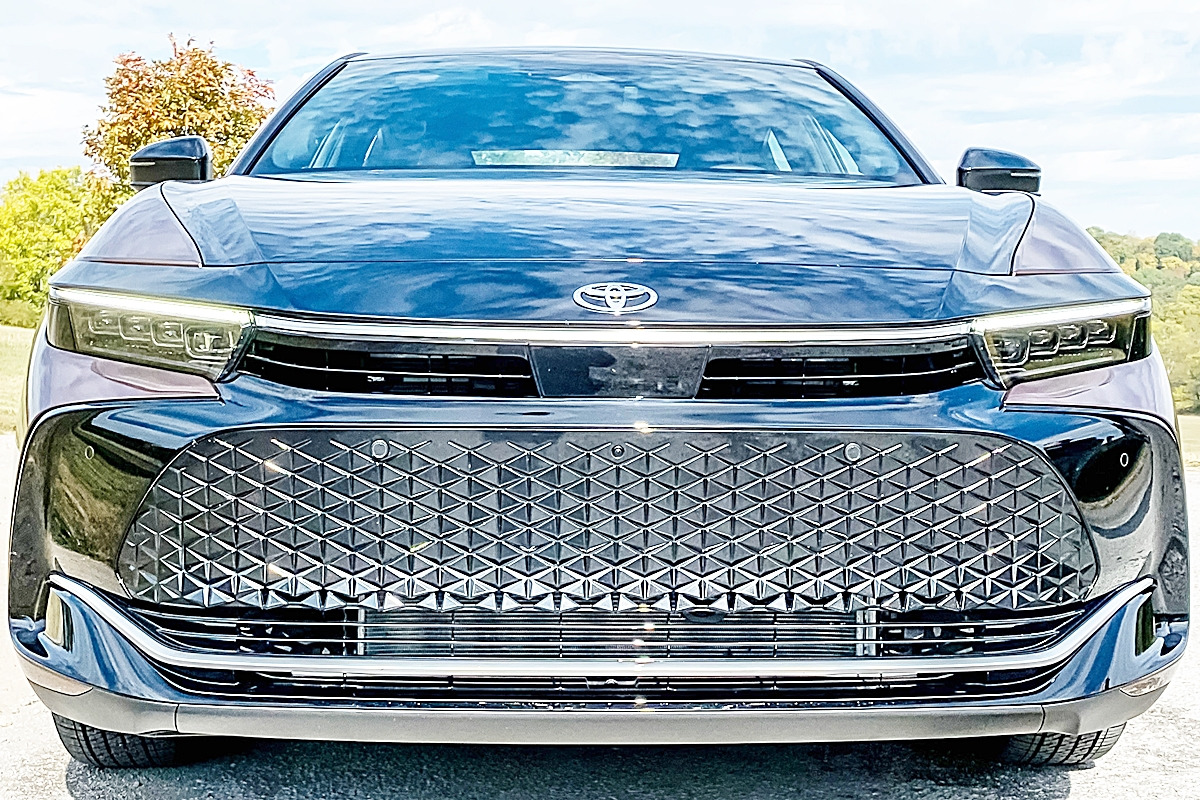 0_토요타 크라운_Gear Patrol_1.jpg