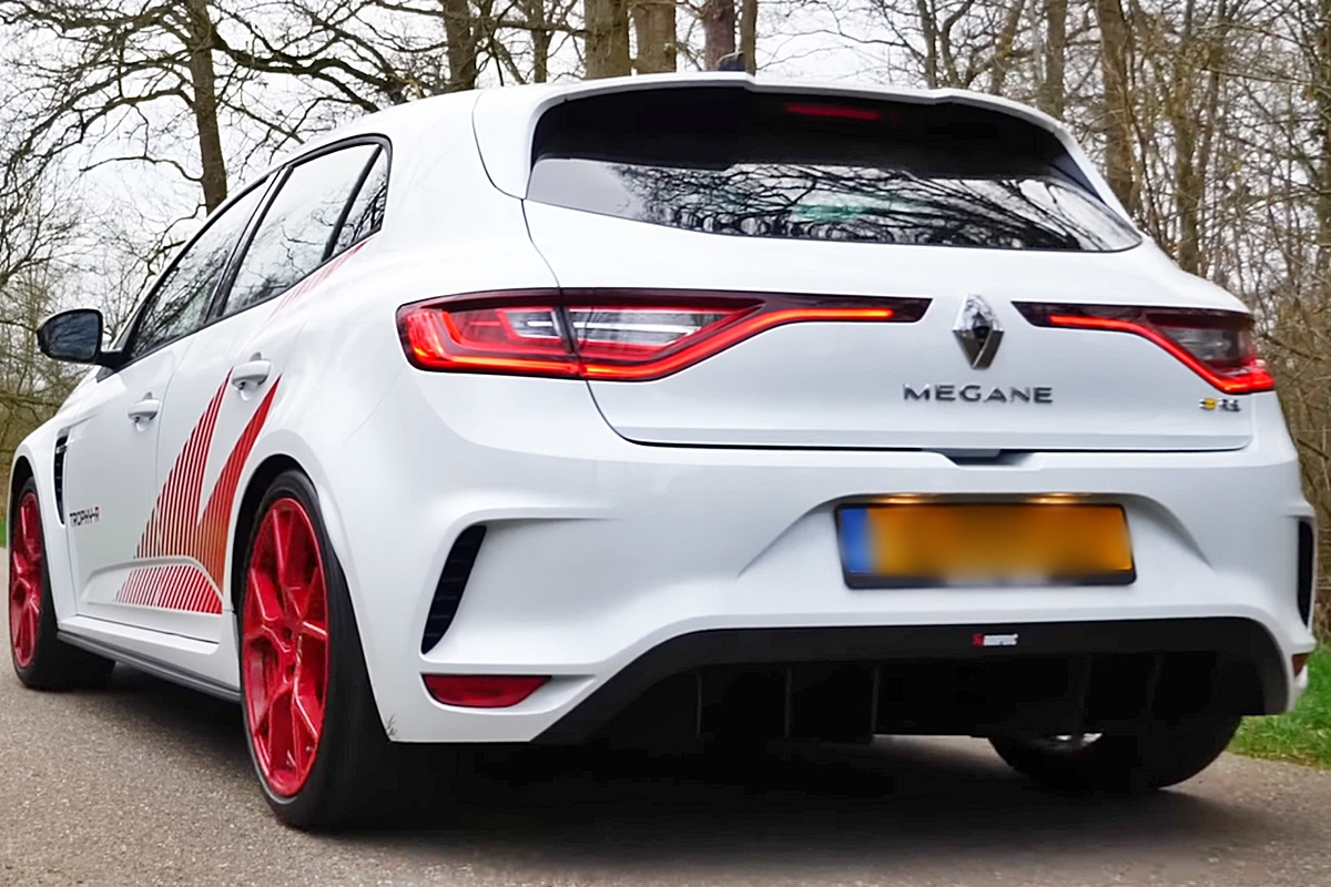 4_르노 메간 트로피-R_유튜브 채널 'AutoTopNL'.jpg