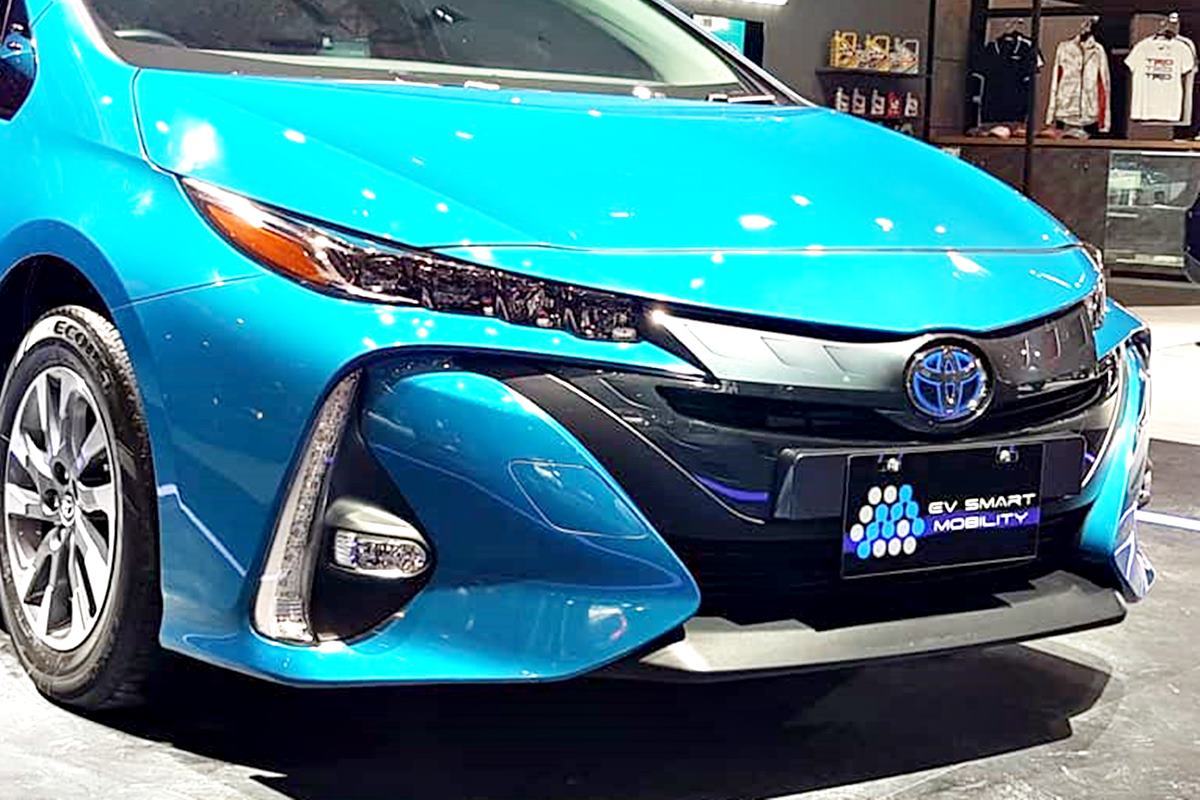 토요타 프리우스 phev.jpg