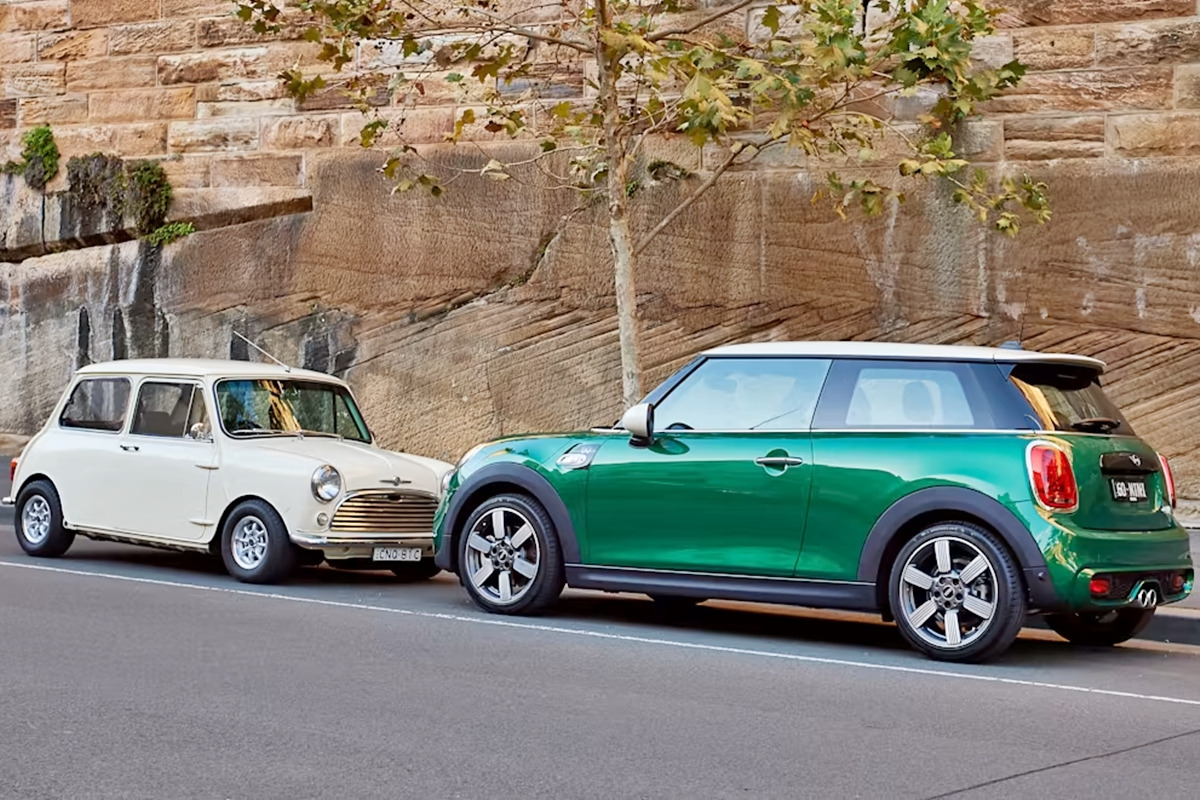 1_로버 미니와 현행 미니 쿠퍼 크기 비교_'Car Advice'.jpg