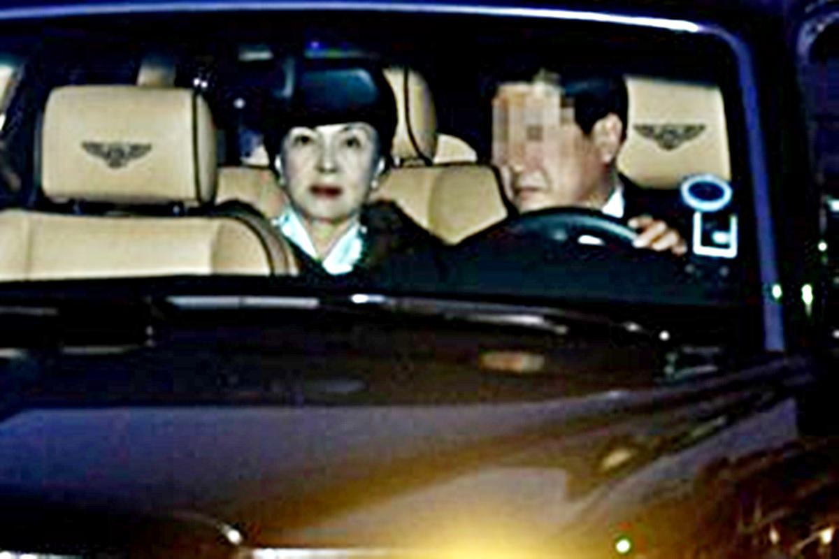 아르나지에 탑승한 홍라희 여사 뽐뿌.jpg