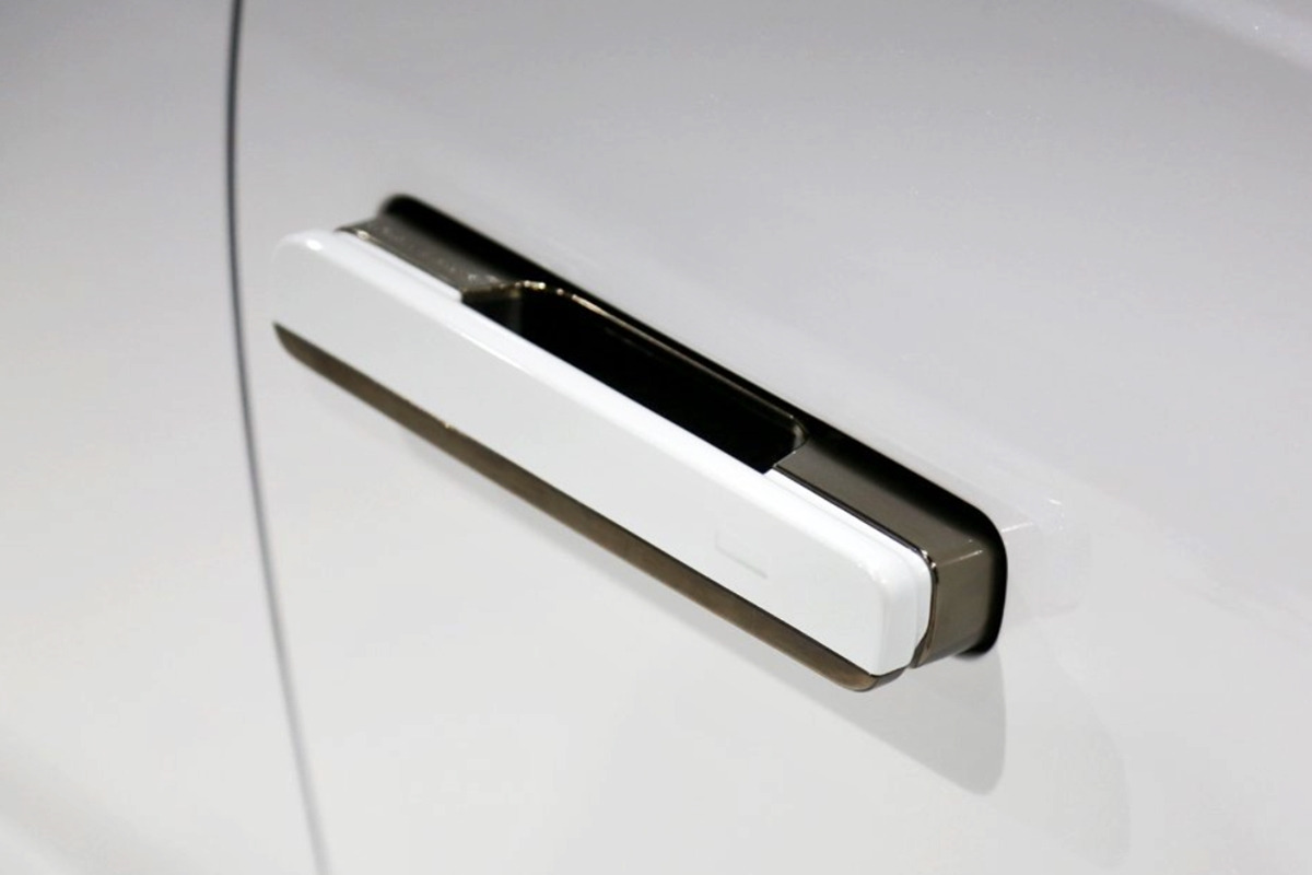 6_현대 그랜저 오토 플러시 도어 핸들_브런치 'View H'.jpg