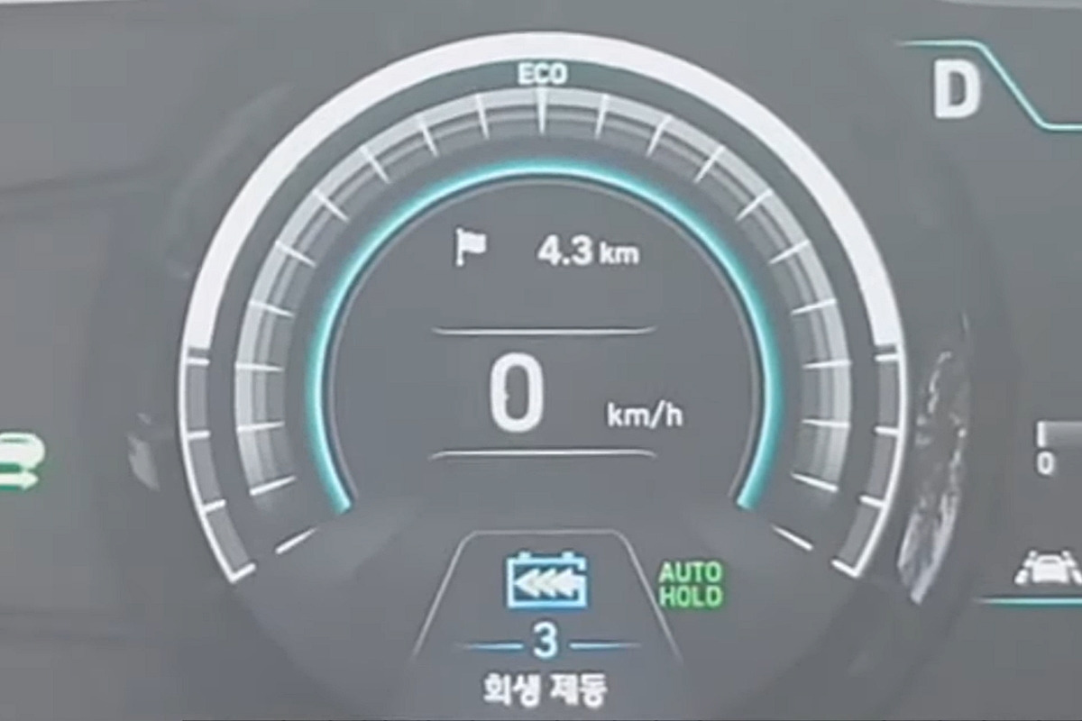 4_코나 일렉트릭 계기판 회생제동 표시_유튜브 채널 'electry'.jpg