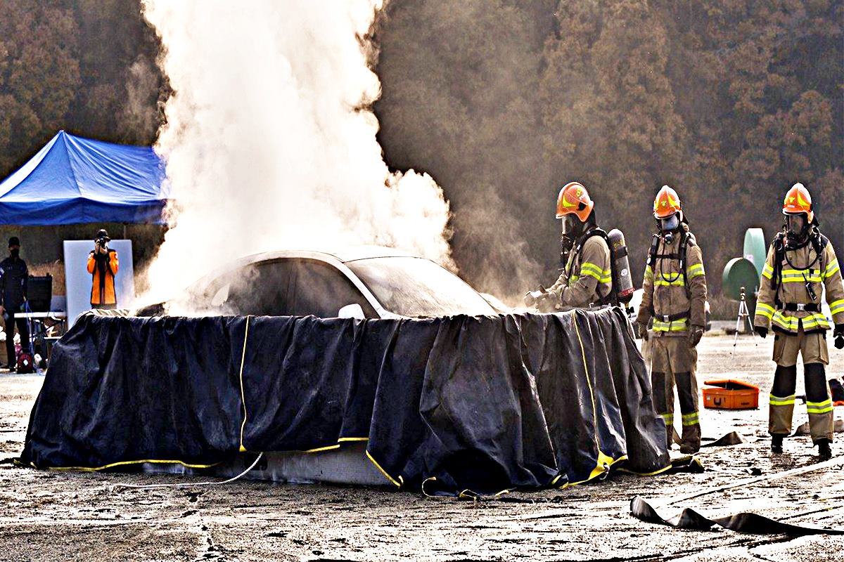 전기차 화재진압을 위한 이동형 냉각수조 뉴스1.jpg