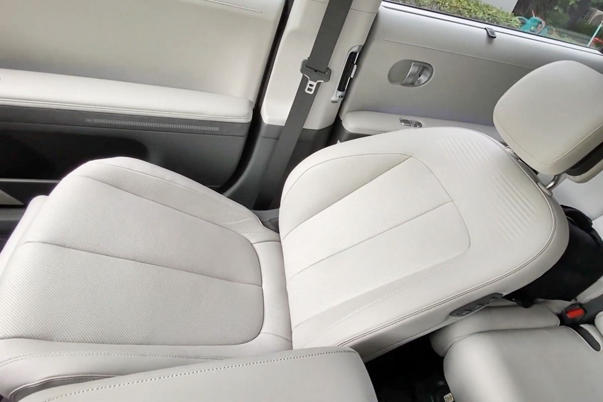 4_현대 아이오닉 5 릴렉션 컴포트 시트_유튜브 채널 'MintLine TV'.jpg