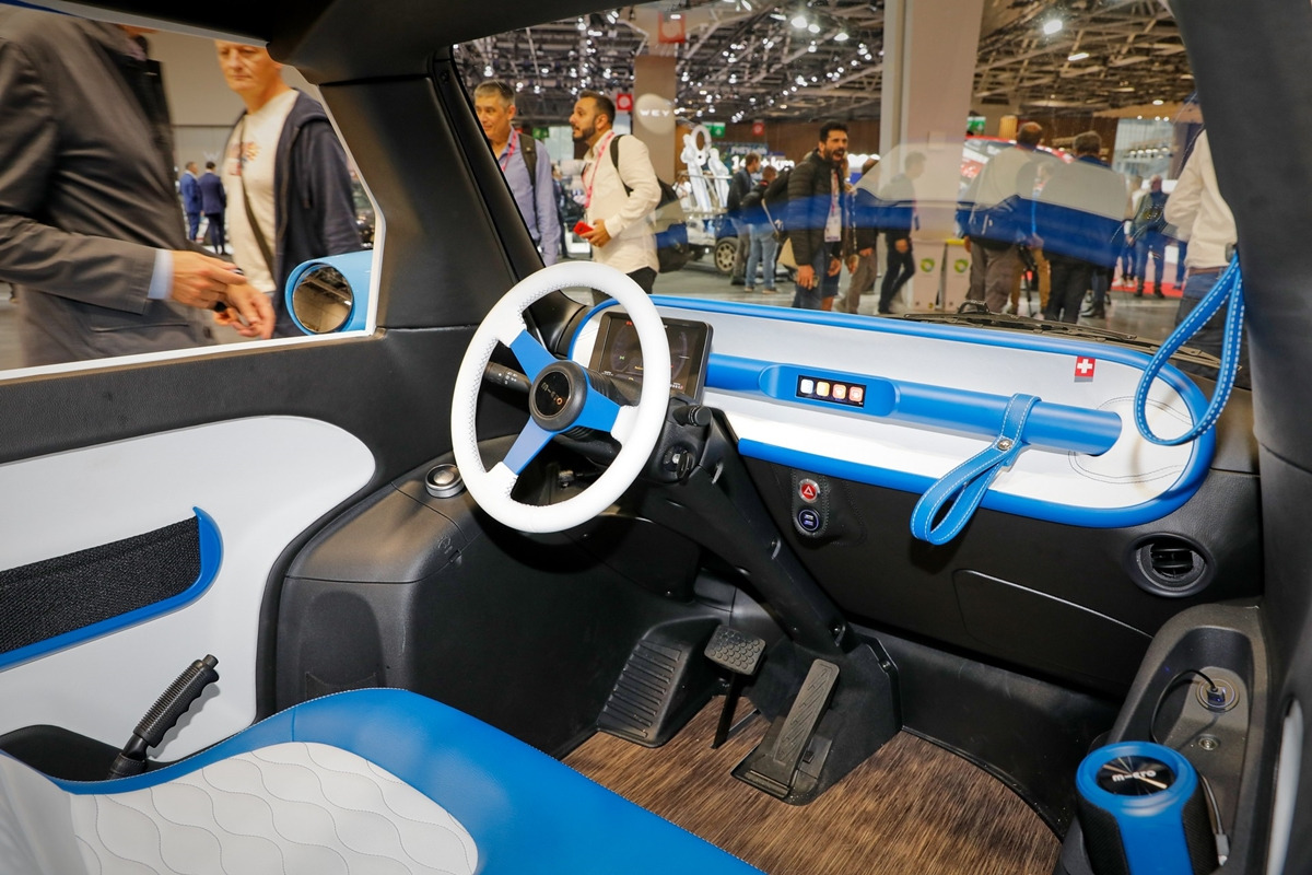 7_Microlino Spiaggina Concept_Carscoops.jpg