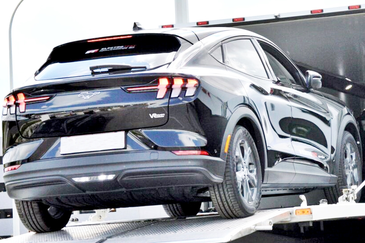 머스탱 마하-E.jpg