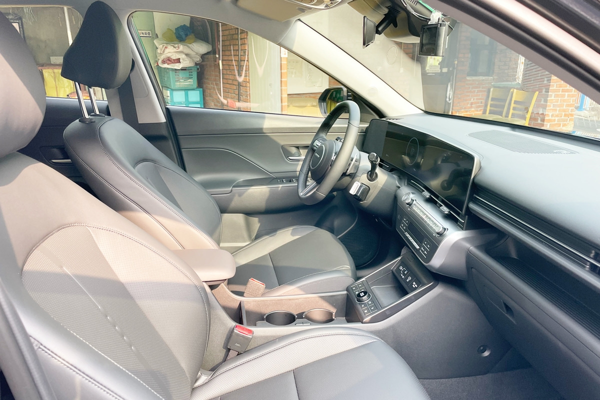 1_현대 코나 인테리어.jpg