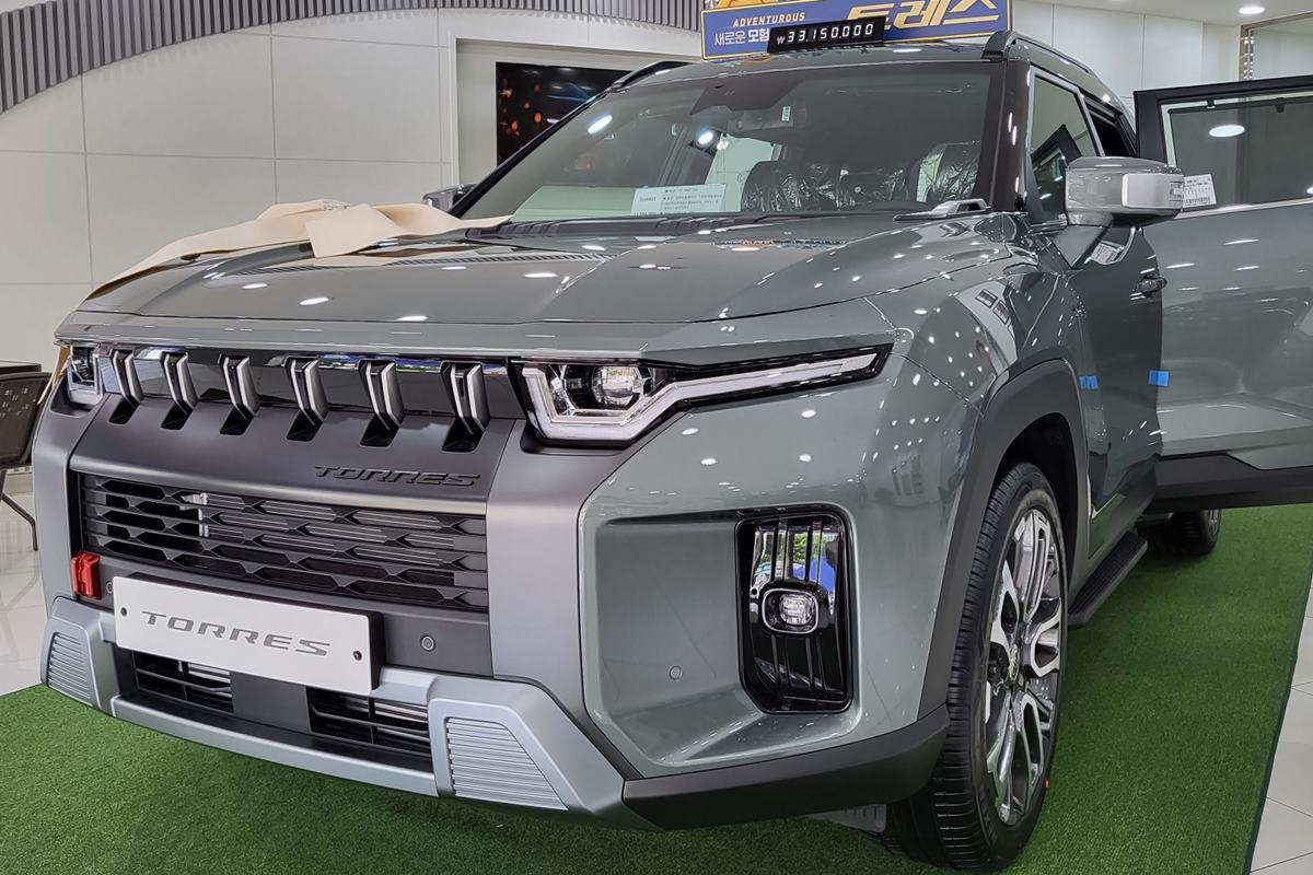 쌍용 토레스.jpg