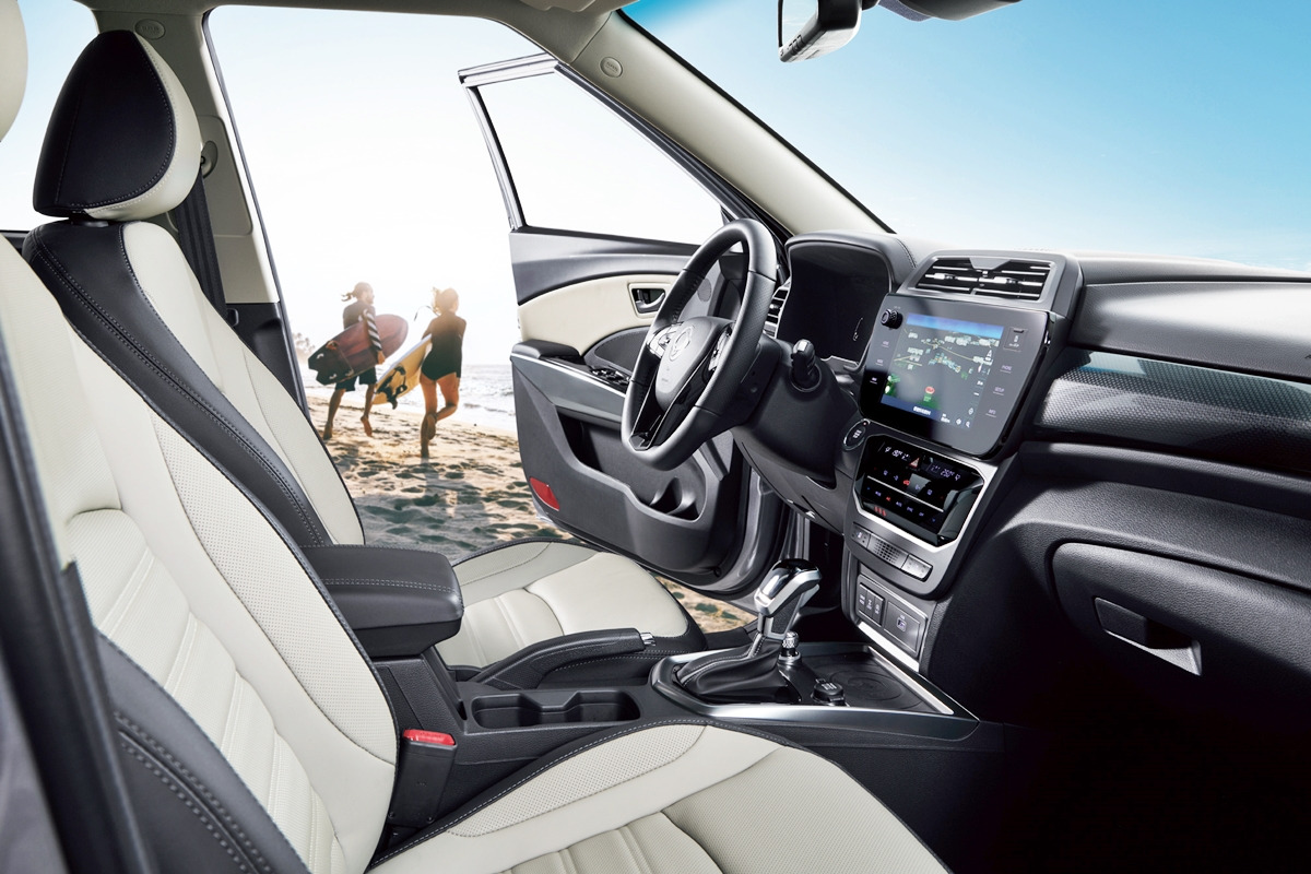 3_KG모빌리티 더 뉴 티볼리 인테리어.jpg