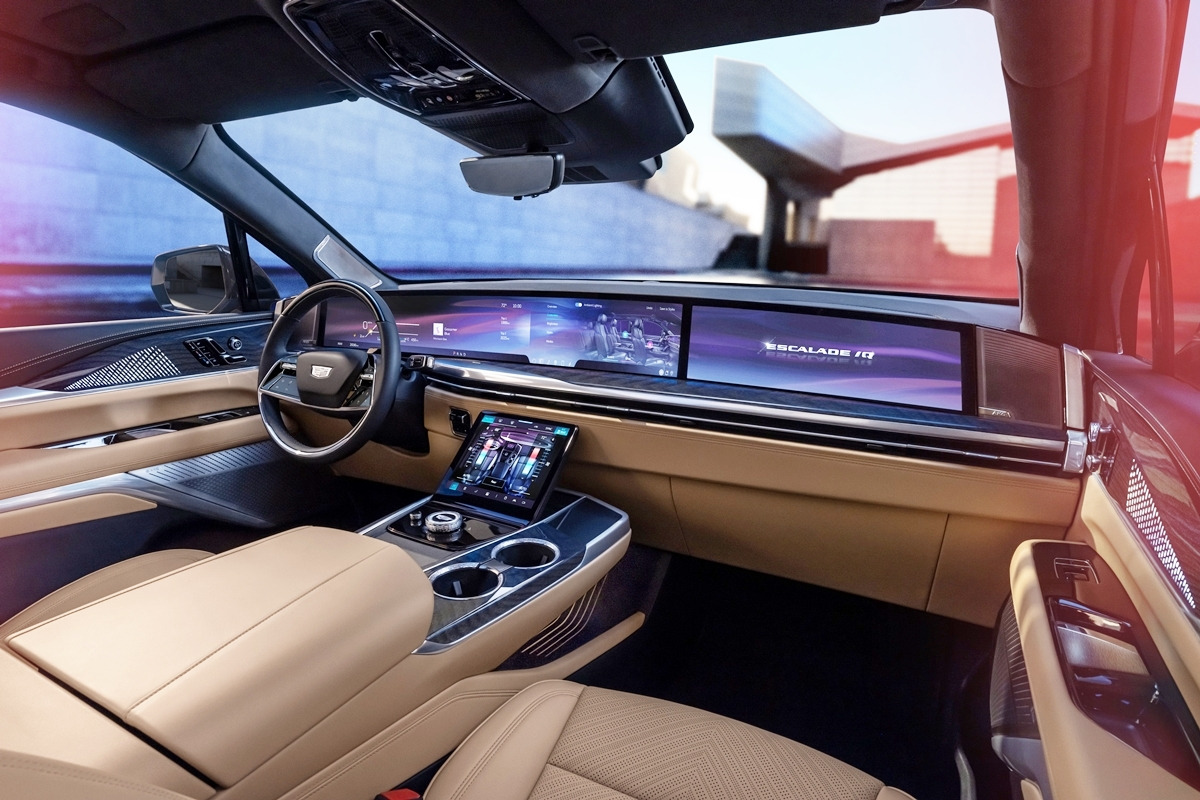 2_캐딜락 에스컬레이드 IQ 인테리어.jpg