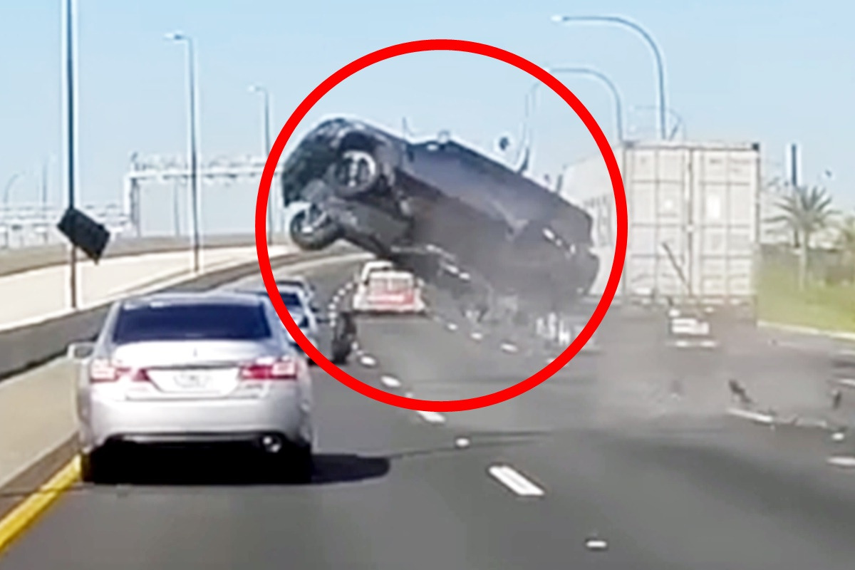 디펜더 사고 유튜브 New Defender Mods.jpg