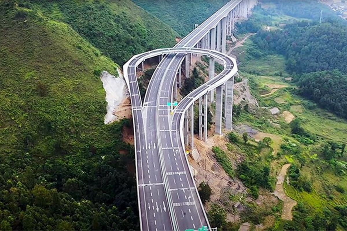 중국의 고속도로 회차 도로.jpg