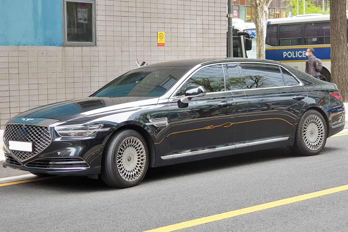 8_제네시스 G90 L_Wikipedia.jpg