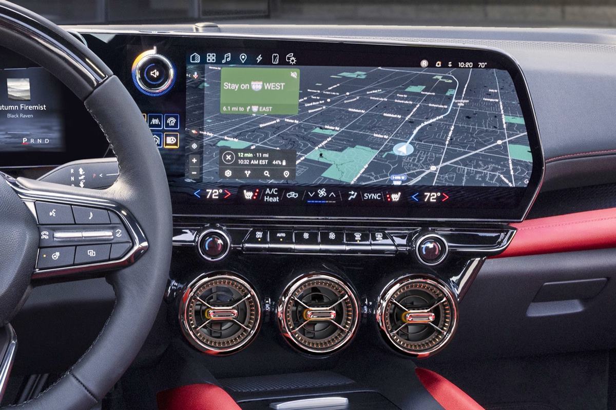 GM 전기차 내부 디자인.jpg