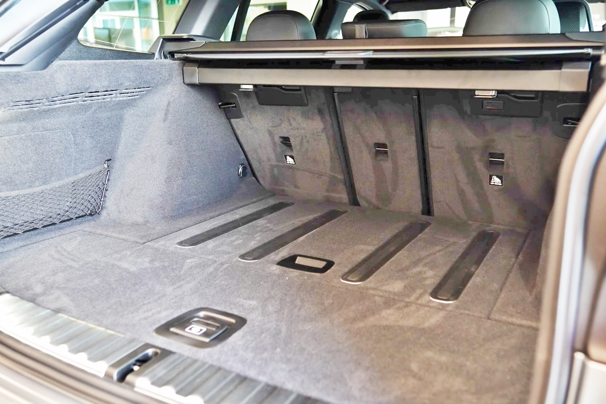 2_BMW G81 M3 투어링 트렁크_유튜브 채널 'Carstar'.jpg