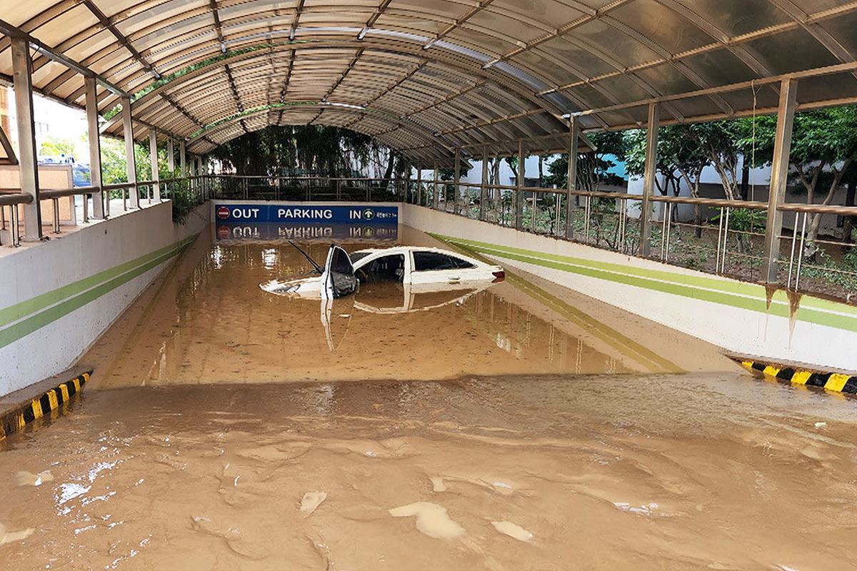 SBS 뉴스 침수된 포항 주차장.jpg