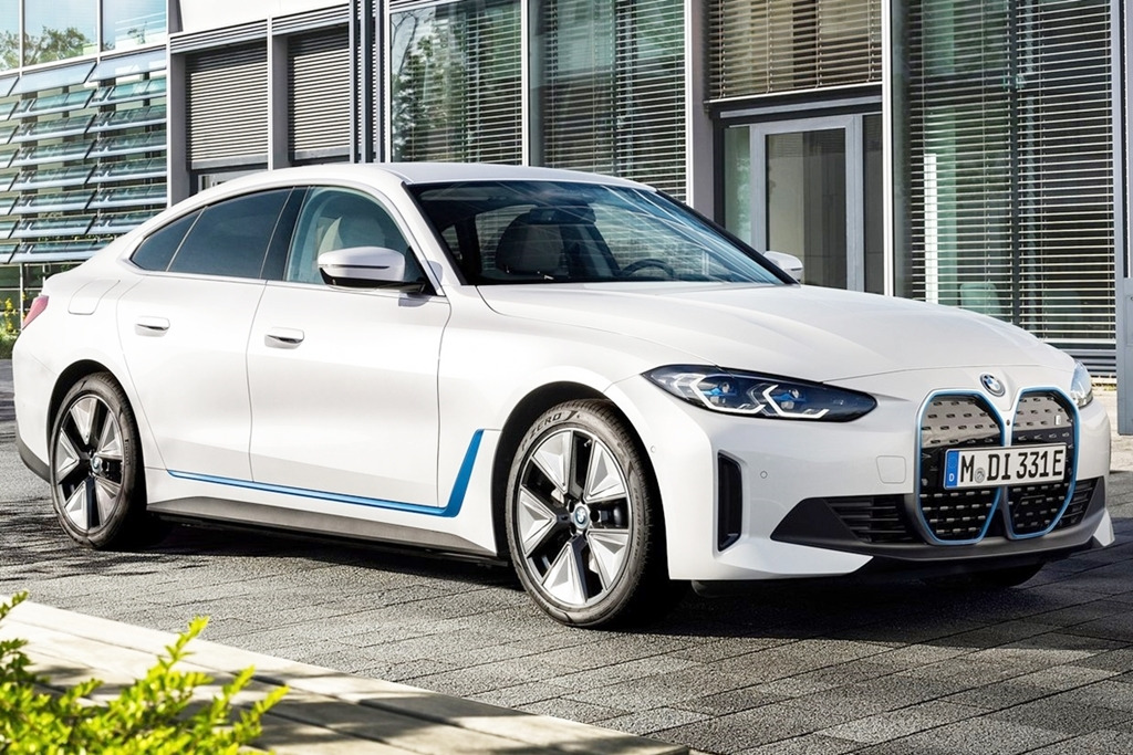 BMW-i4-2022-1600-06.jpg