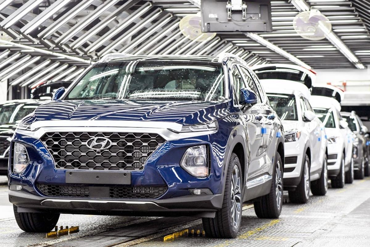 생산 중인 싼타페 경향신문.jpg