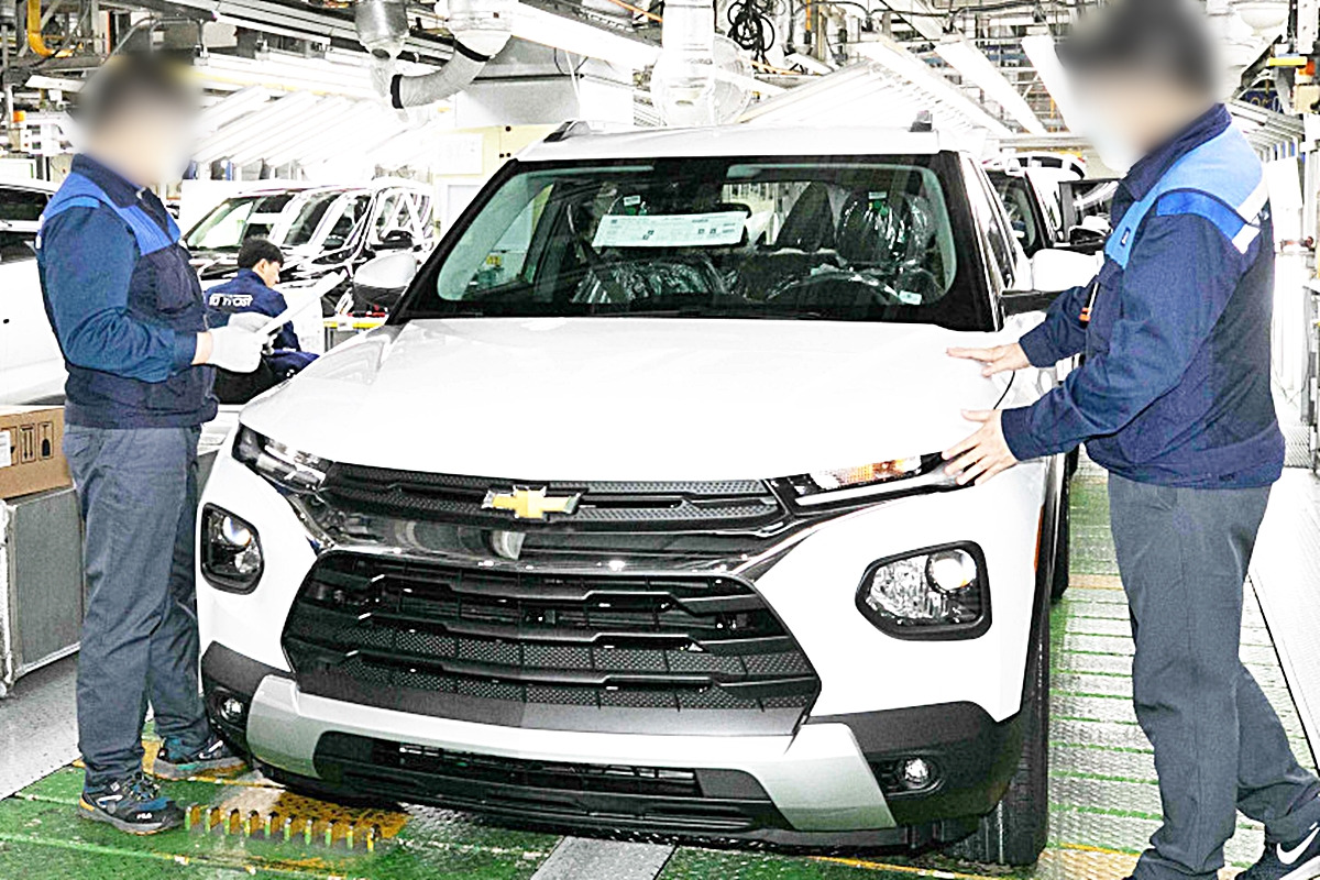 0_한국지엠 생산 라인.jpg