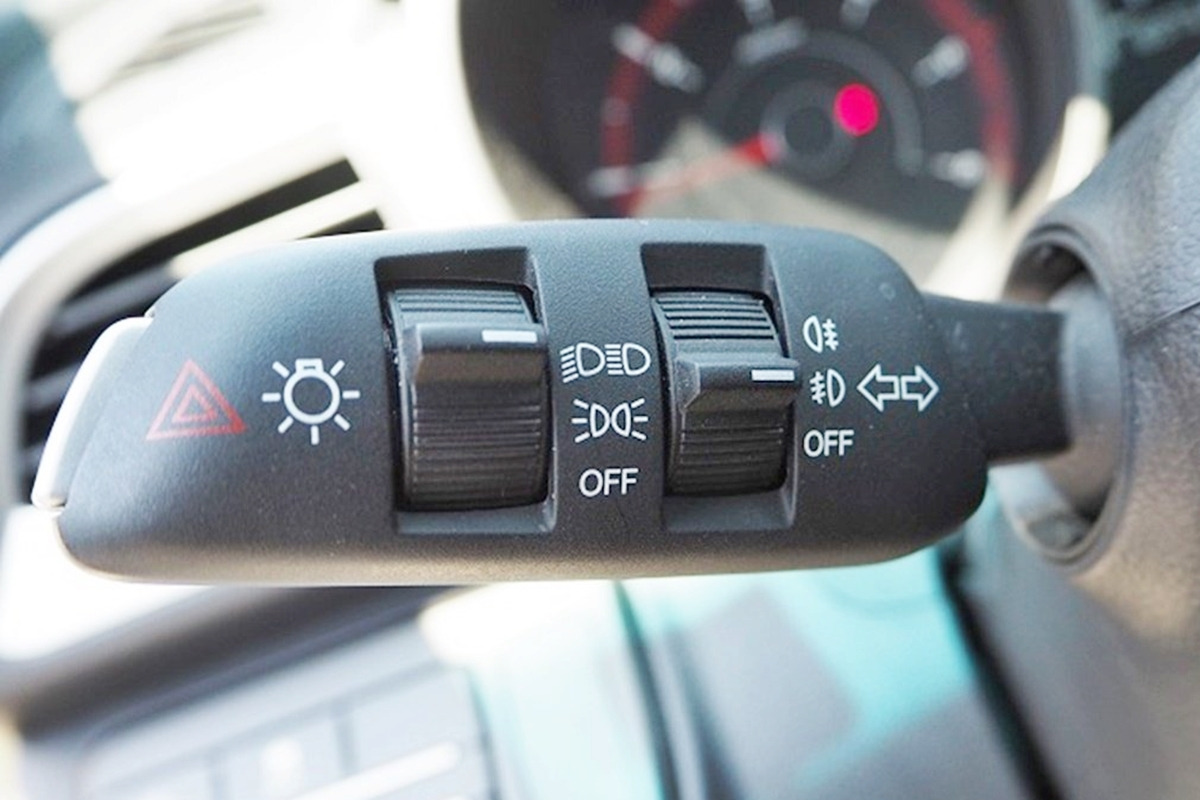 2_자동차 다기능 스위치.jpg