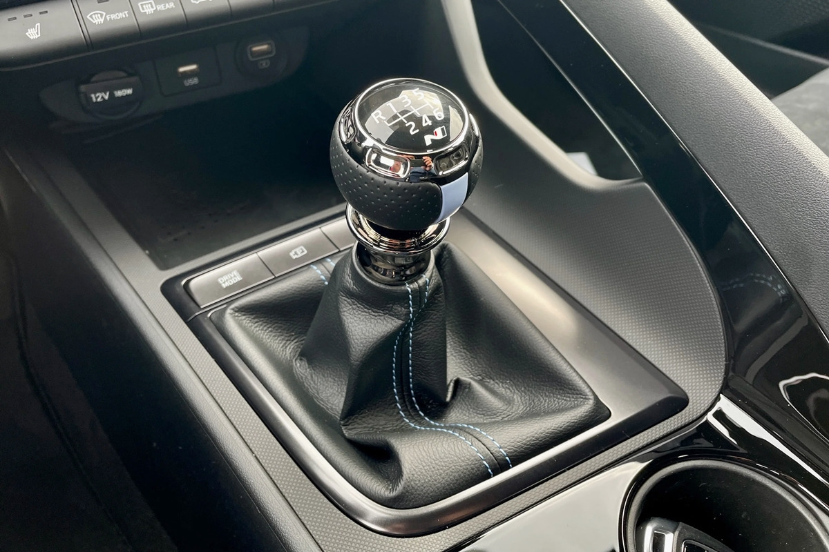 7_아반떼 N 수동변속기 레버.jpg