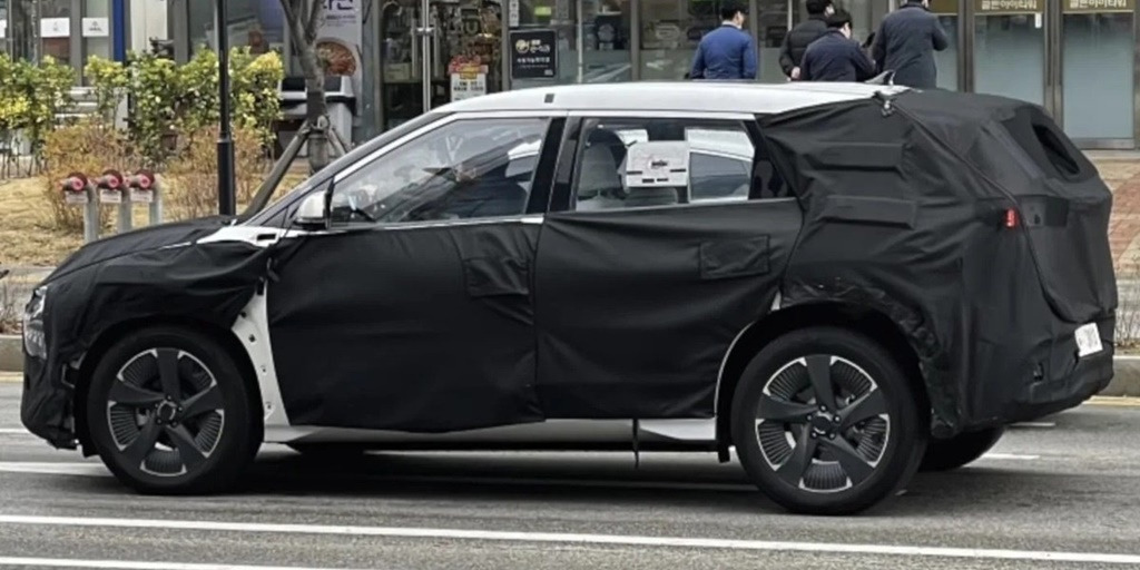 8-2 기아 EV7 포착 실물 , 사진=오토스파이넷 '코트라'님.jpg