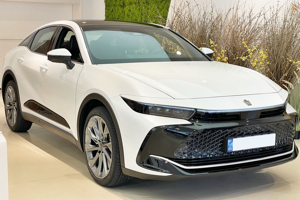 1_토요타 크라운.jpg