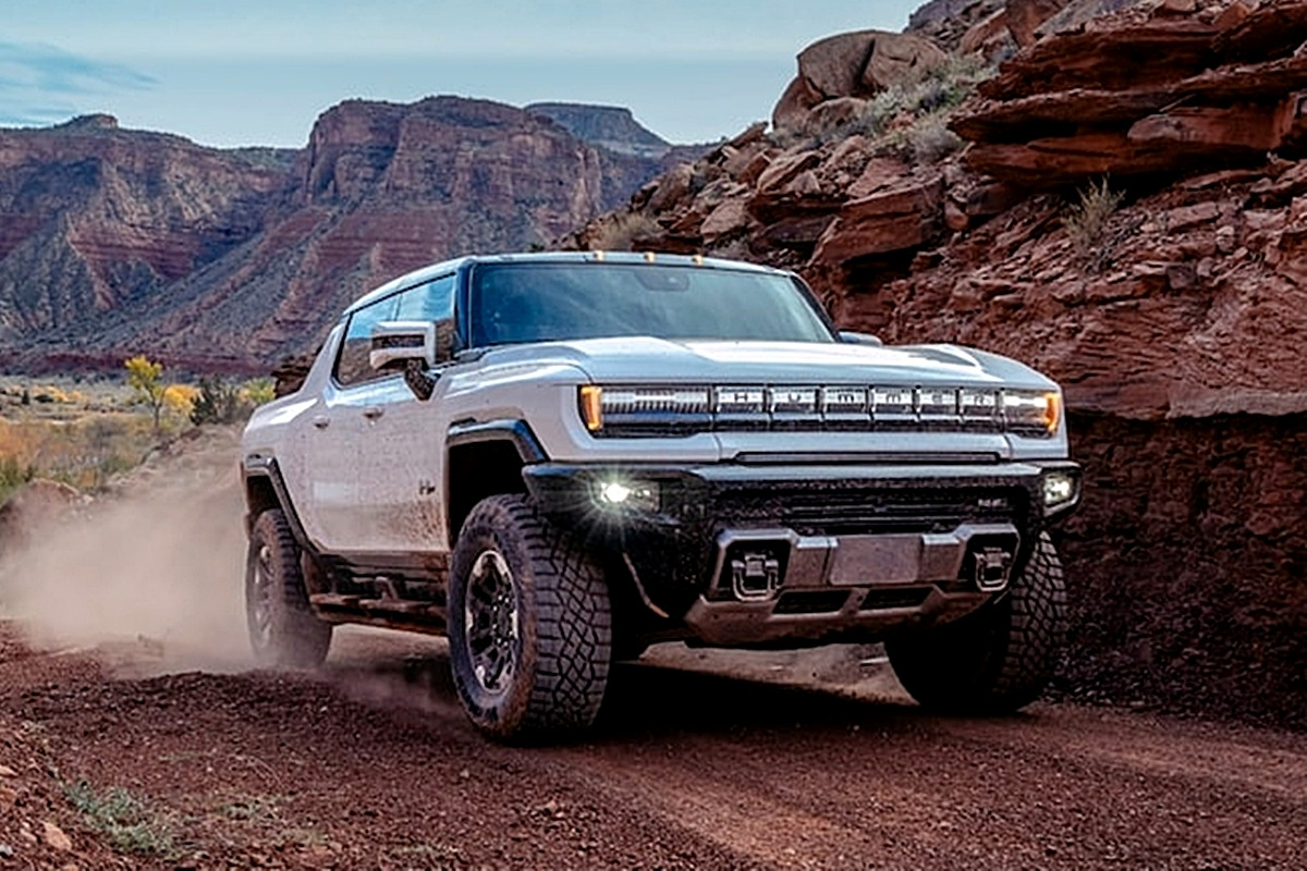 hummer-ev-pickup-tech-off-road-driving-1500x850-22PGHMT00026-crop.jpg