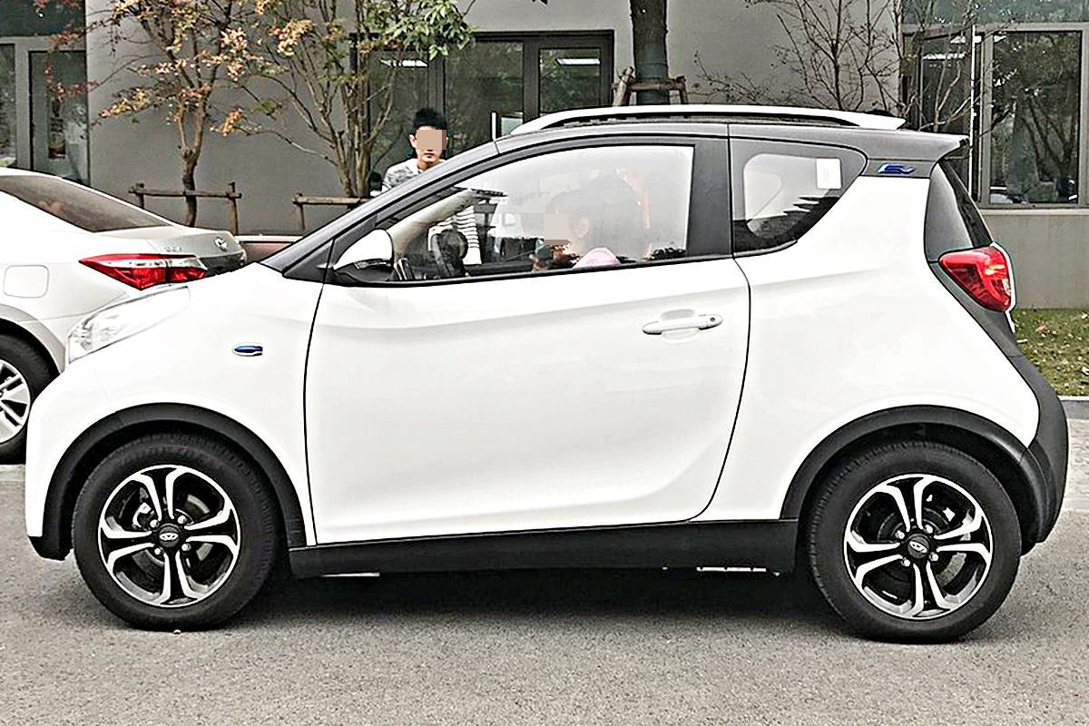 chery-eq1-sokak.jpg
