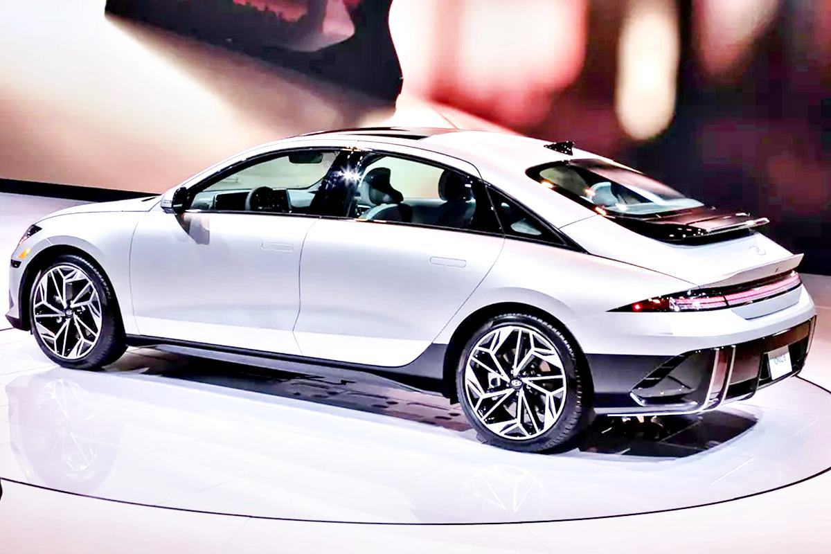 현대자동차 아이오닉6 Cars.com.jpg