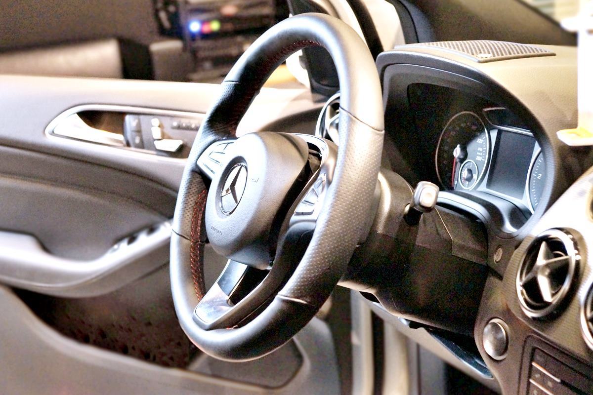 벤츠의 열선 핸들 옵션 THERMONIQ.jpg