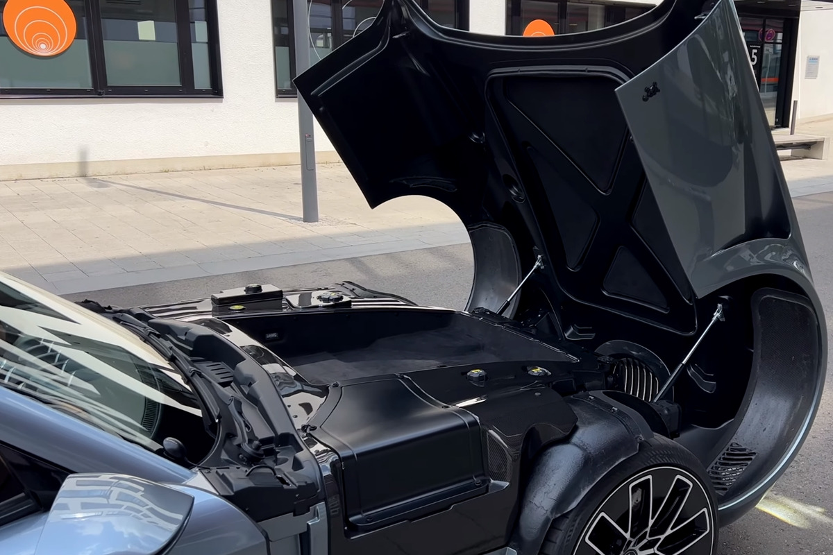 비이스만 썬더볼_3_YouTube 'Nina Car Maria Weizenecker'.jpg