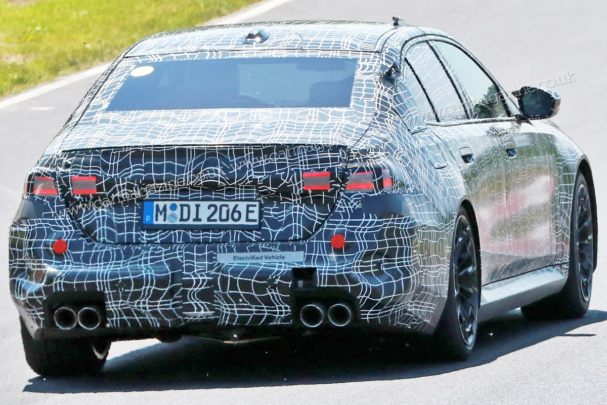 5_BMW 신형 M5 프로토타입_'Car Magazine'.jpg