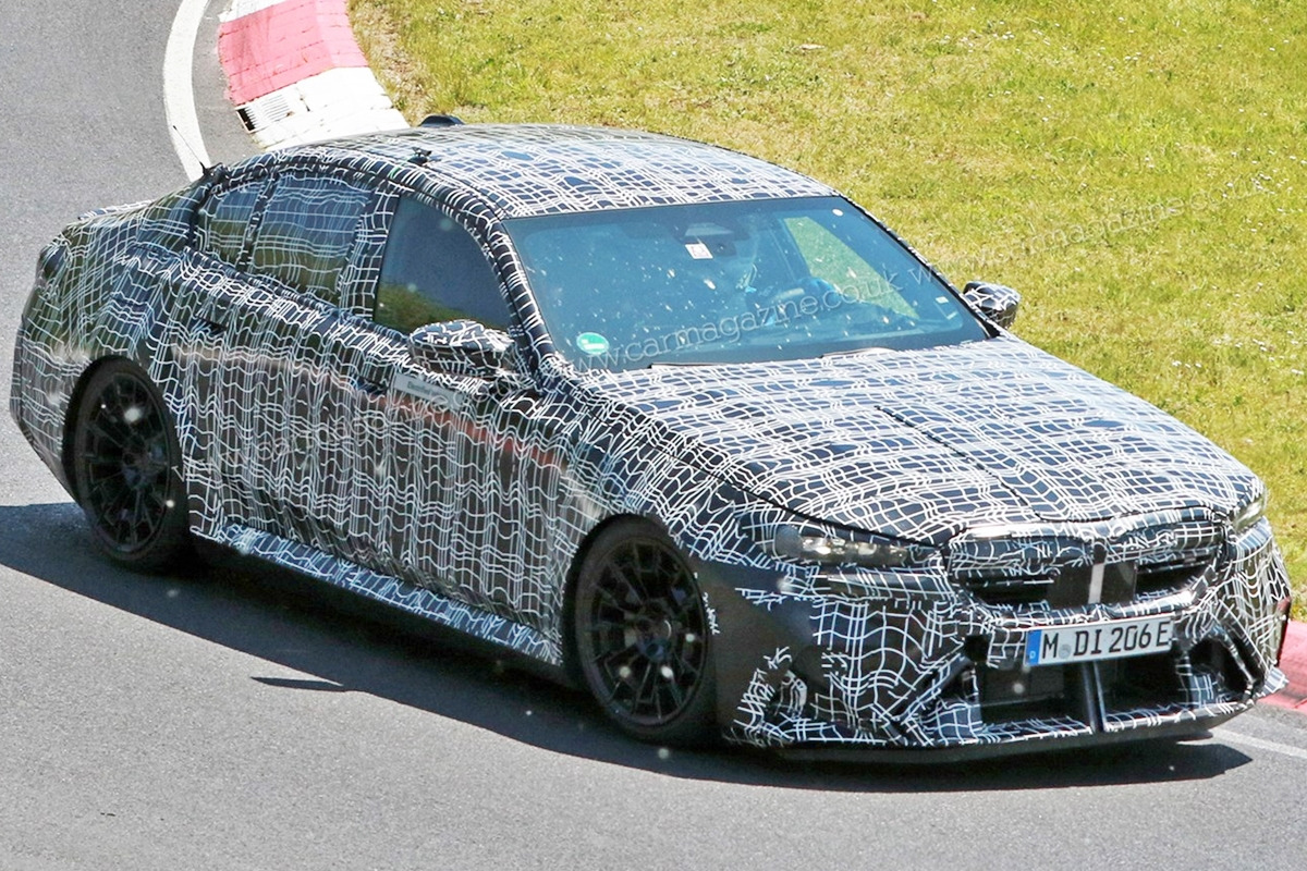 1_BMW 신형 M5 프로토타입_'Car Magazine'.jpg