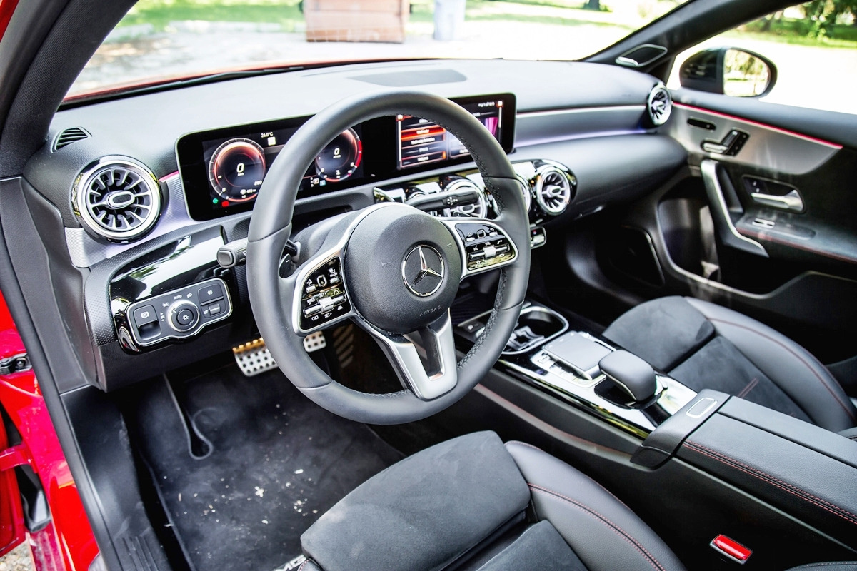 5_메르세데스-벤츠 A250 4매틱_Canadian Auto Review.jpg