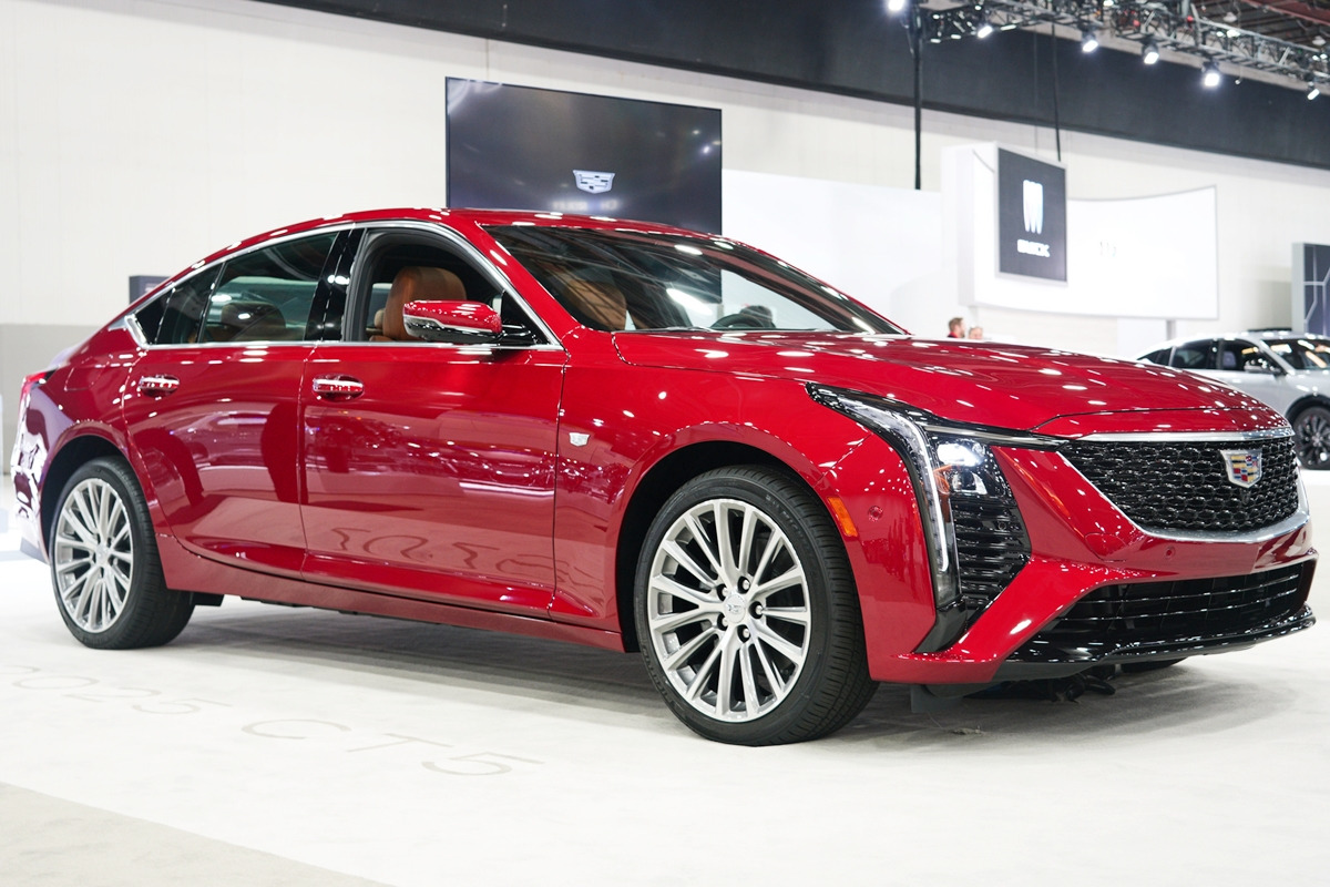 캐딜락-CT5-2.jpg