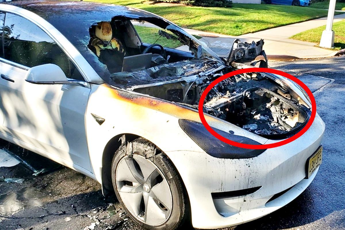 충전 중 화재가 발생한 테슬라 모델3 더구루.jpg