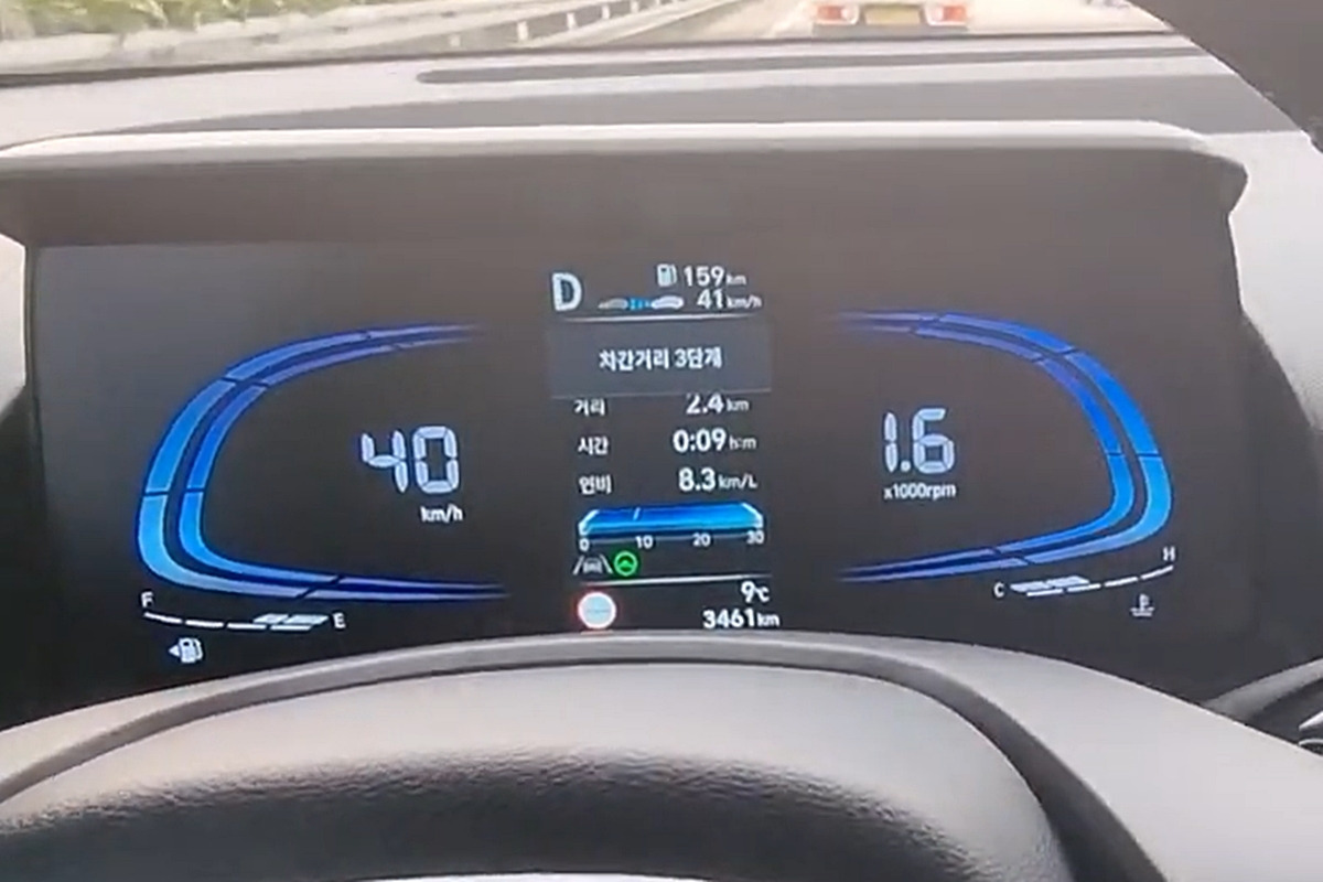 4_스마트 크루즈 컨트롤 작동 중인 현대 캐스퍼.jpg
