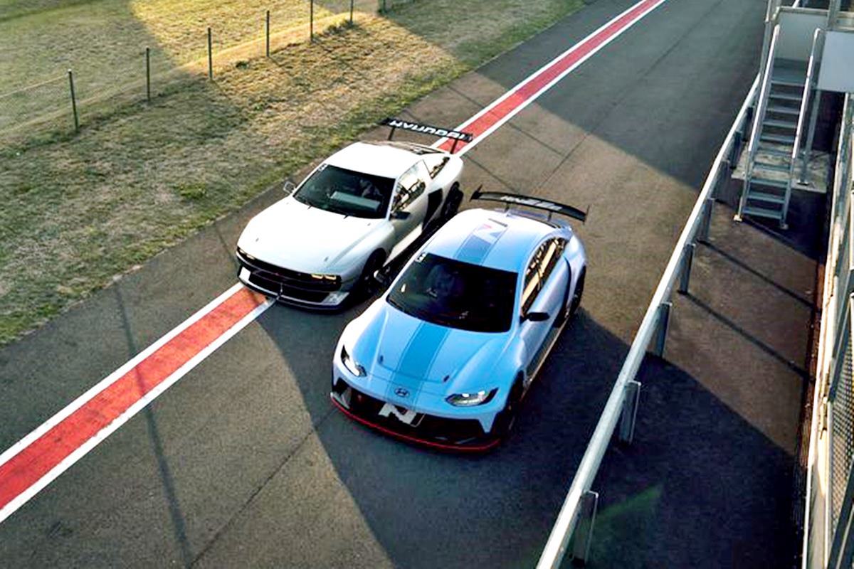 RN22e와 비전74 Car and Drive.jpg