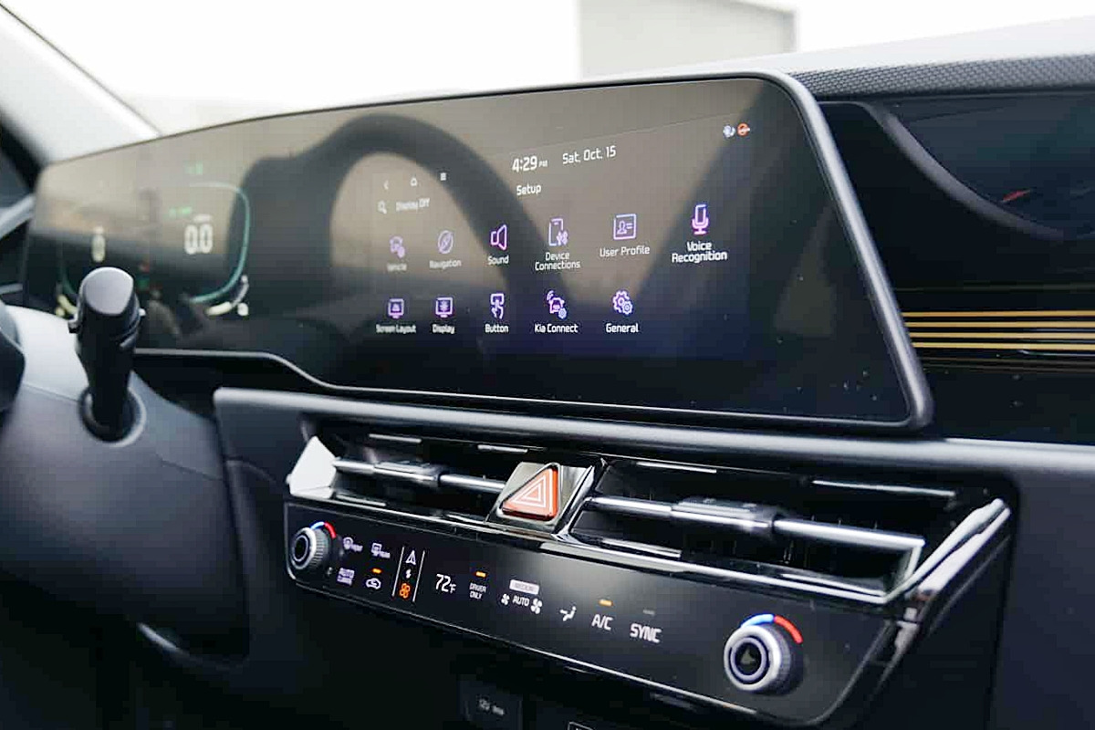 3_기아 니로 10.25인치 내비게이션 적용 사양.jpg