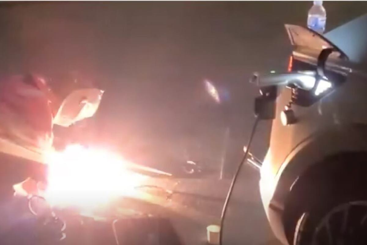 V2L로 용접을 할 수 있다 EVPOST.jpg