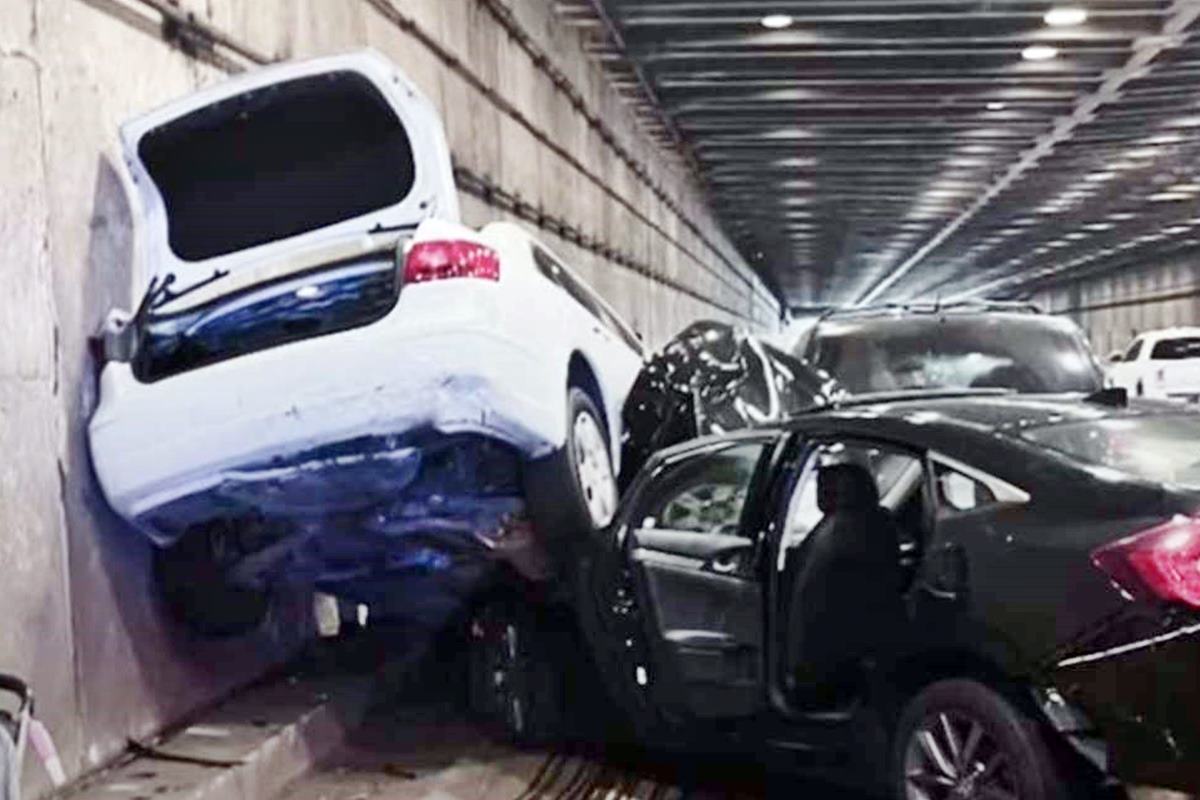 테슬라 자율주행으로 발생한 사고 Torque News.jpg