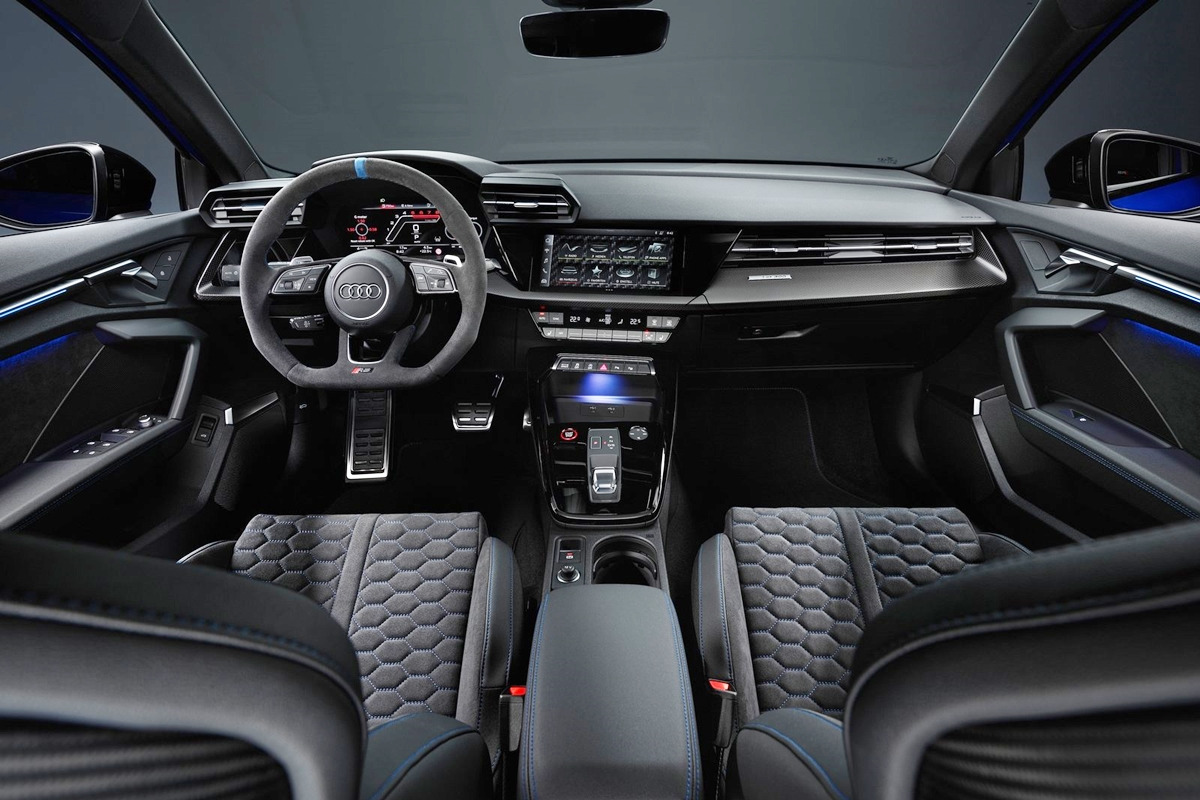 4_아우디 RS3 퍼포먼스 에디션 스포트백 인테리어_NetCarShow.jpg