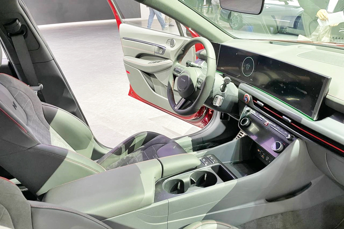 2_현대 쏘나타 디 엣지 인테리어.jpg