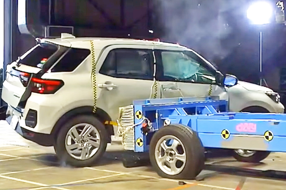 6_토요타 라이즈 측면 충돌 테스트.jpg